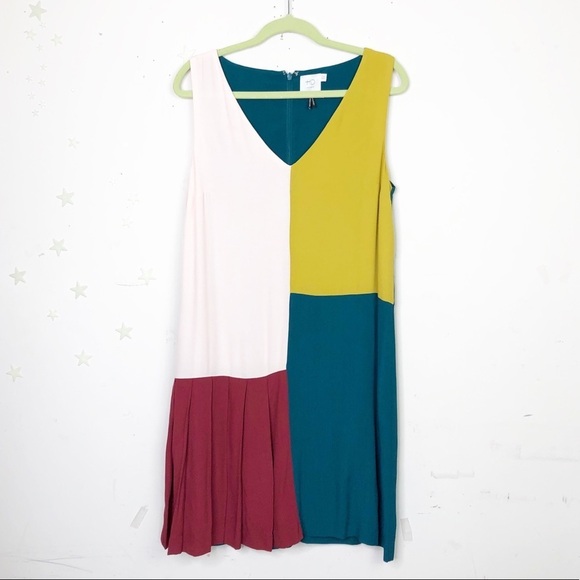 HD in Paris Color block V-neck mini dress - Picture 7 of 9